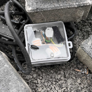 Resina epossidica per incapsulamento elettrico IP68 & IP69 fino a 1000 volt 240kg incolore (trasparente), impermeabile per scatole di derivazione, schede elettroniche, giunti per cavi, ecc.