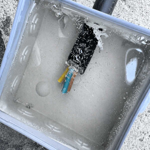Resina epossidica per incapsulamento elettrico IP68 & IP69 fino a 1000 volt 240kg incolore (trasparente), impermeabile per scatole di derivazione, schede elettroniche, giunti per cavi, ecc.