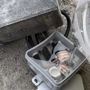 Resina epossidica per incapsulamento elettrico IP68 & IP69 fino a 1000 volt 240kg incolore (trasparente), impermeabile per scatole di derivazione, schede elettroniche, giunti per cavi, ecc.